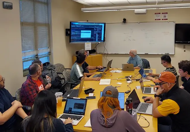 "David Rossiter presenting the spatial patterns workshop/Patterns workshop. Photo by Giulio Genova. "